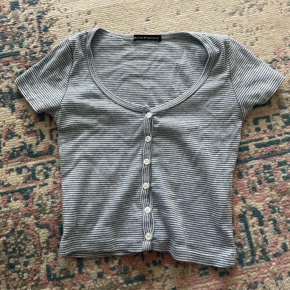 BRANDY MELVILLE BUTTON UP CROP TOP - Picture 2 of 2